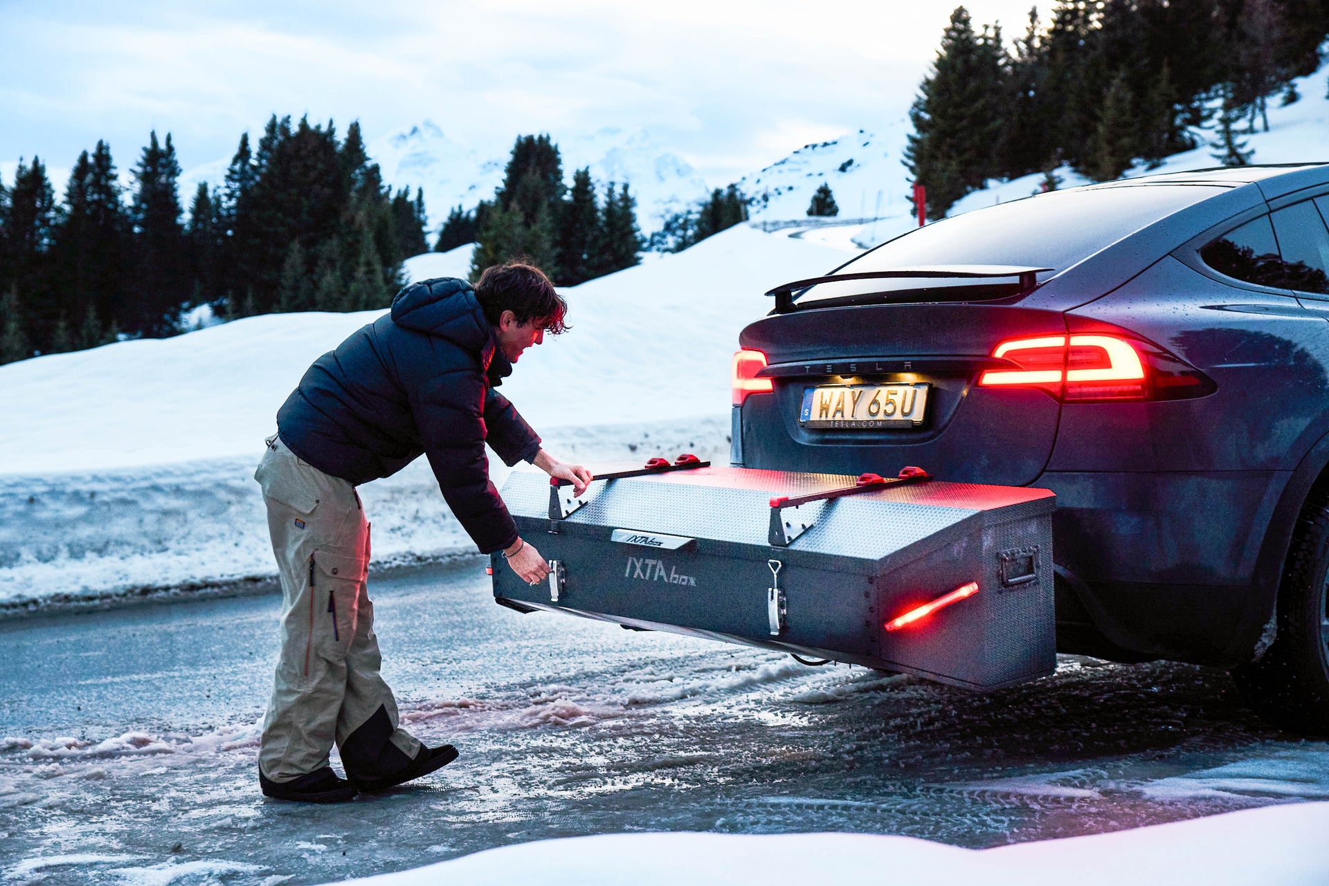 Bakbox Dragkrok – Den Smarta Lösningen för Dina Familjeäventyr