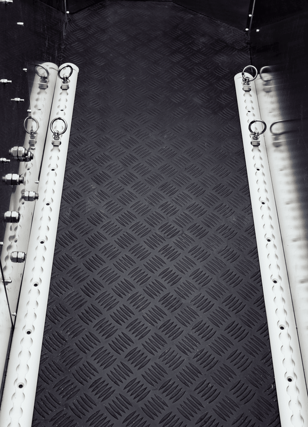 Internal Fixture Rails for IXTAbox